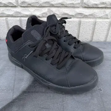 On THE ROGER Advantage 26.5cm