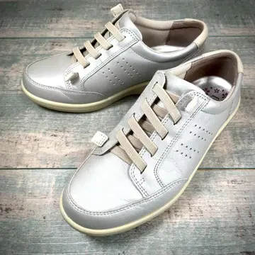 컨디션 최상 ACHILLES SORBO 실버 가죽 스니커즈 4E 23