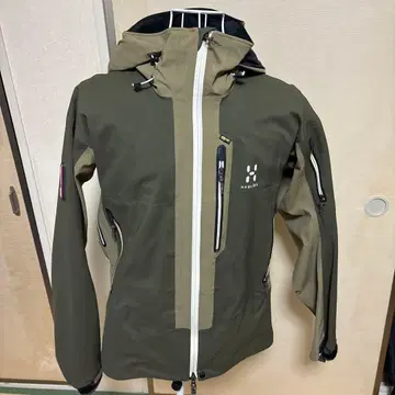 정가 79,800엔 HOGLOFSCOULOIR JACKET 올리브 그린
