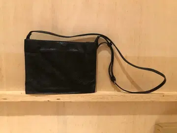 YAHKI 블랙 숄더백