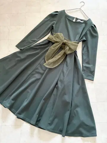 시네마티크 CINEMATIQ 리본 테일 원피스 모토 스즈키 씨