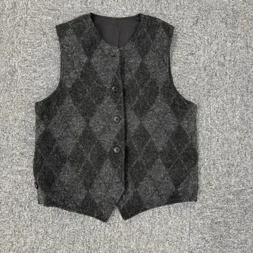 181 엔지니어드 가먼츠 울 혼방 다이아몬드 패턴 베스트