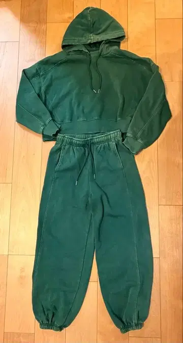 다크 그린 후드 부착 맨투맨 세트