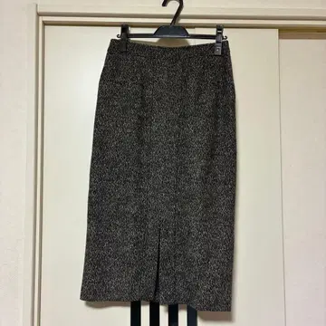 새상품급 LAUTREAMONT 스커트 38 사이즈