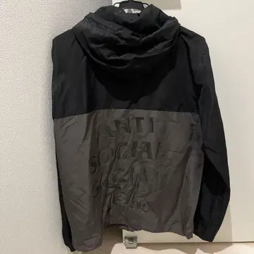 ANTI SOCIAL SOCIAL CLUB 나일론 자켓