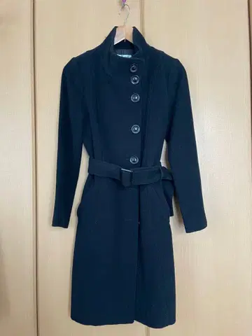 블랙 하프 코트 여성용 입술넥