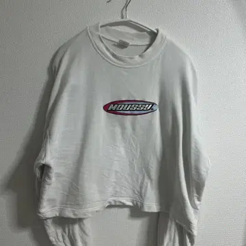 MOUSSY 자수 화이트 맨투맨 FREE