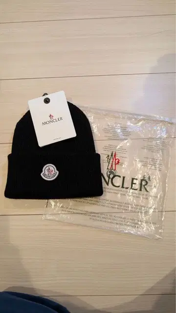 MONCLER 블랙 니트 모자