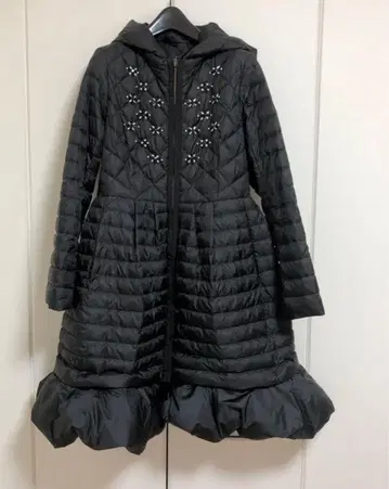 Chesty 체스티의 다운 코트