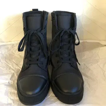 패디드 레이스업 부츠 23.5cm