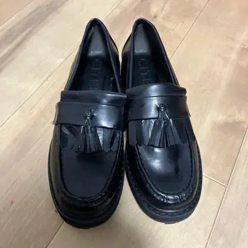 태슬 로퍼 통굽 로퍼