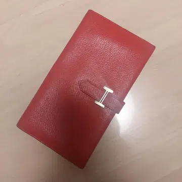 H 마크 가죽 플랩식 빨간색 레드 장지갑 귀여워요!