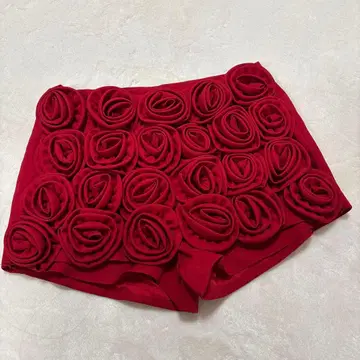 빨간 로즈 모티브 숏팬츠