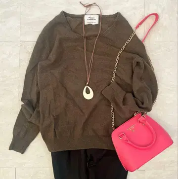 새상품급 BEAUTY&YOUTH 울 캐시미어 V넥 니트