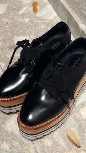 제프리 캠벨 샤크 밑창 통굽 레이스업 슈즈