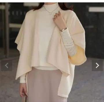 크림색 울 혼방 케이프 코트 새상품