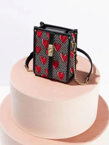 [ DIANA ] 하트 무늬 숄더백