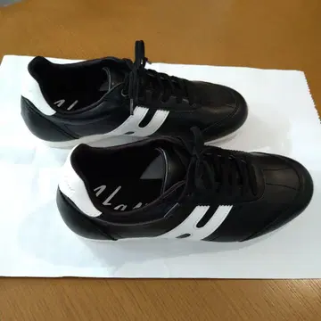 Hawkins Sport 블랙 스니커즈 23cm