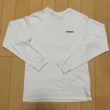 patagonia 화이트 롱 슬리브 티셔츠