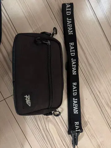 레이드 재팬 숄더백