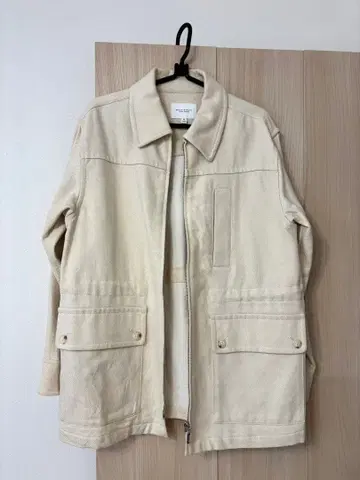 [ 미사용품 ] BEAUTY&YOUTH 아이보리 자켓 M 사이즈