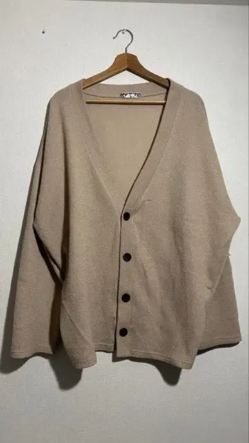 베이지 V넥 가디건 오버 사이즈 minsobi 민소비