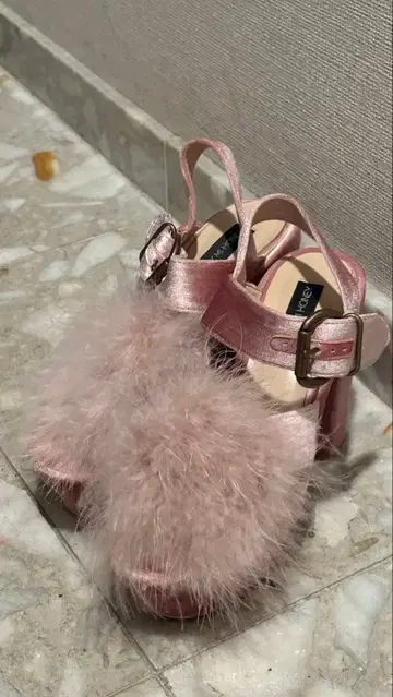 허니미허니 HONEY MI HONEY 퍼 샌들 핑크