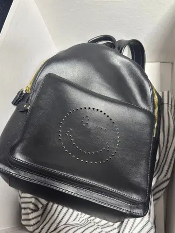 안야 힌드마치 백팩 스마일리 가죽 블랙 백팩