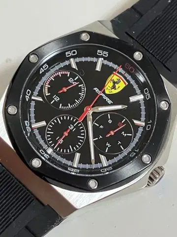 스쿠데리아 페라리 초레어 손목시계 초특가