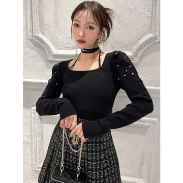 RESEXXY 숄더 비쥬 초커 니트탑