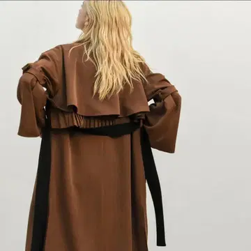 [ 미사용 새상품 ] katrin TOKYO 비대칭 디자인 트렌치코트