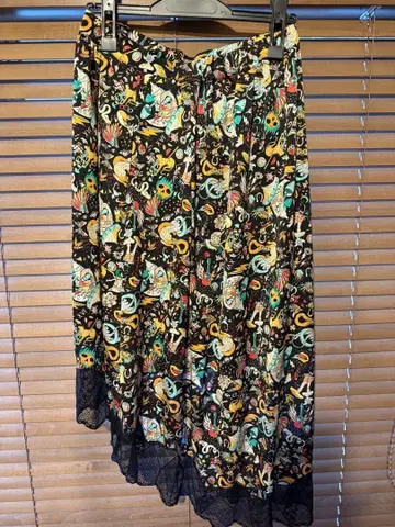 그래픽 프린트 스커트