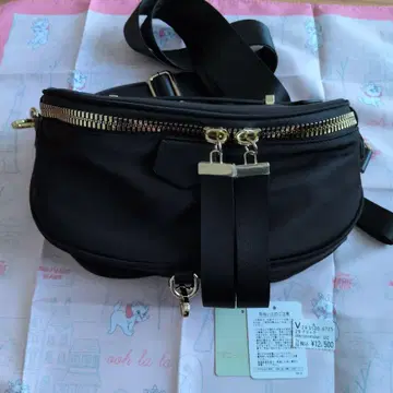 미사용에 가까운 LASUD 바디백 G-725 블랙