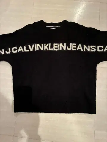 Calvin Klein JEANS 스웨터