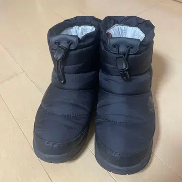THE NORTH FACE 블랙 부츠