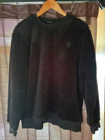 GUESS 크루넥 프리 스트레이너 L 블랙