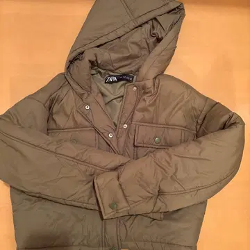 ZARA 후드 부착 올리브 그린 다운 자켓