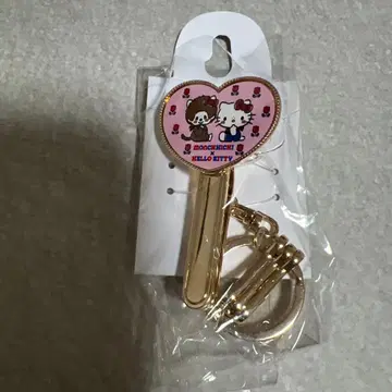 몬치치 헬로키티 키체인 포함 클립