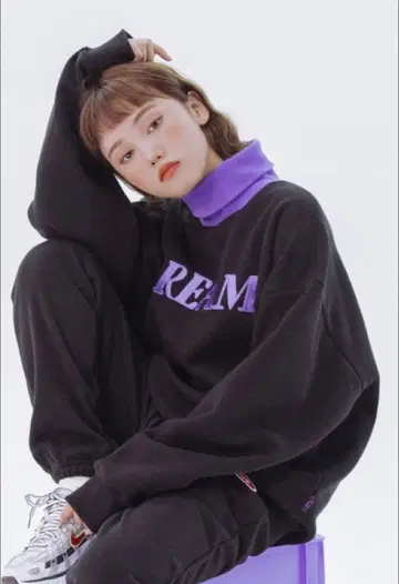 데이라이프 Daylife 하이넥 맨투맨 한국 패션