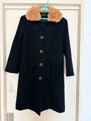 PARICOT 블랙 퍼 옷깃 롱 코트