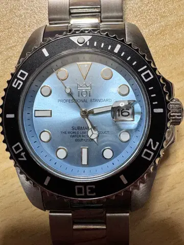 101 아이스 블루 다이얼 쿼츠 손목시계