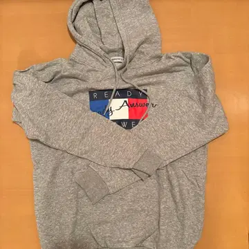 그레이 후드 부착 후드티 그래픽 프린트