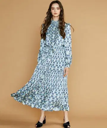 새상품 택 포함 더블 스탠다드 클로징 기하학 프린트 새틴 원피스