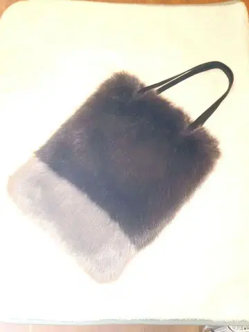 helen moore 퍼 토트백 그레이