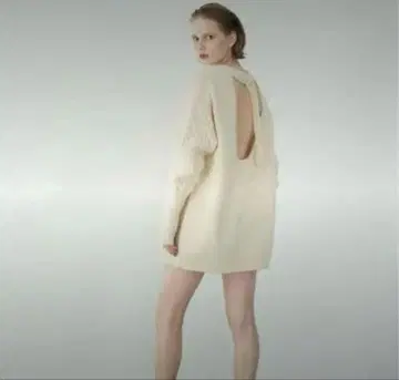 로자리 문 니트 원피스 등 트임 백 오픈