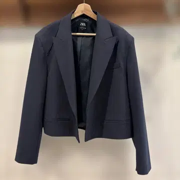 ZARA 오버 사이즈 크롭 블레이저