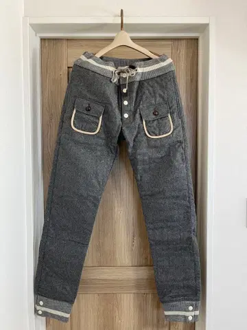 A(LeFRUDE)E 알레프리드 팬츠