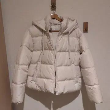 ZARA 후드 부착 화이트 다운 자켓 M