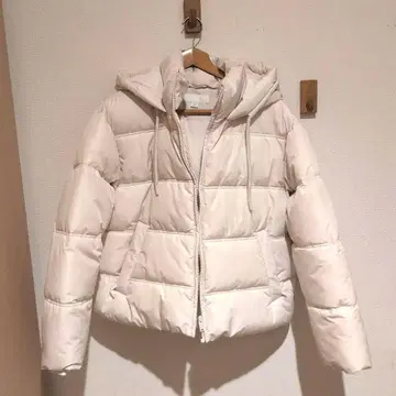 ZARA 후드 부착 화이트 다운 자켓 M