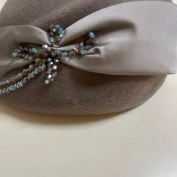 비쥬가 달린 그레이 울 베레모 Cawaii